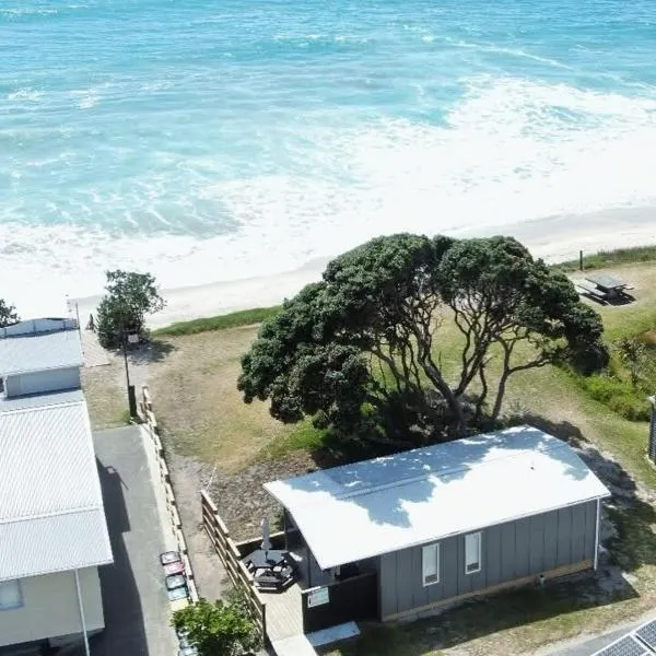 Waipu Cove Surf Cabin, hotel in Waipu
