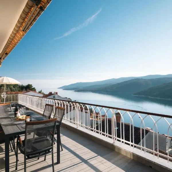 Blue Horizon Apartment a Seaside Escape in Rabac, hotel v mestu Rabac