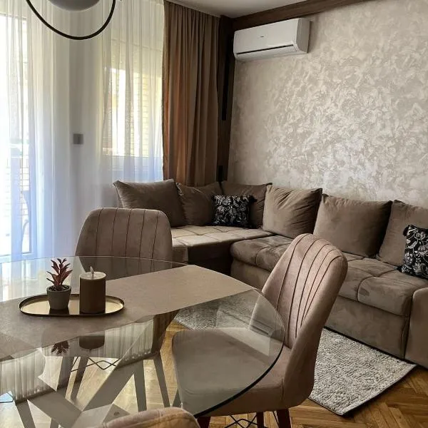 Kašmir, hotel di Novi Sad