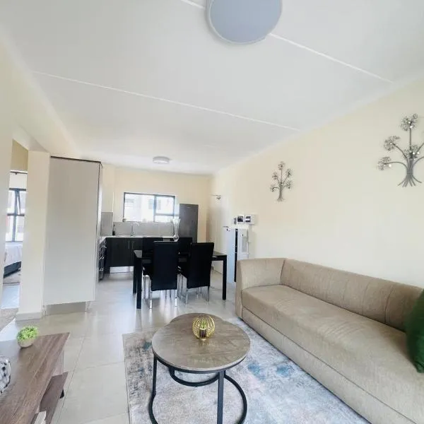 Refined Cozy Retreat, hotel en Boksburg