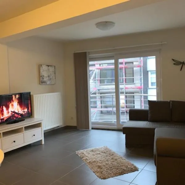 Stijlvol appartement in hartje Oostende vlak bij het strand en de winkelstraat - 6p, Hotel in Ostende