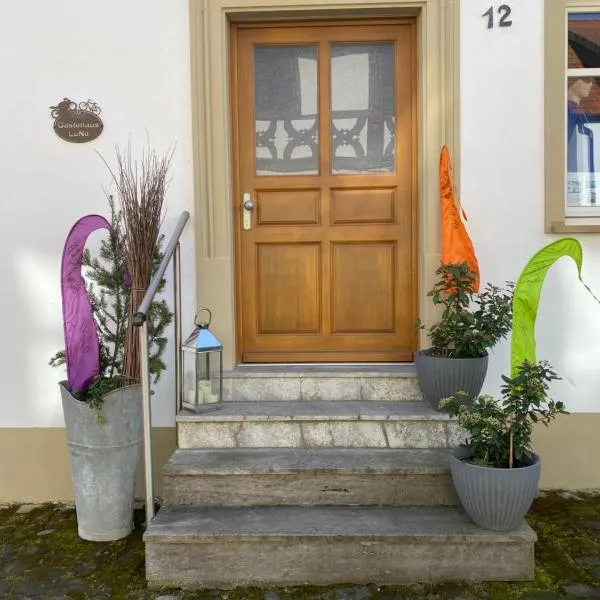 Gästehaus LuNa, hotel v destinaci Zeil