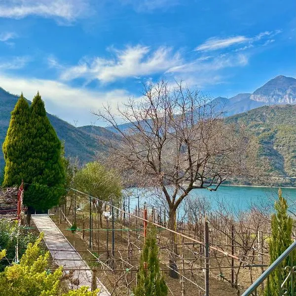 Lakeview Escape Koman, hótel í Koman