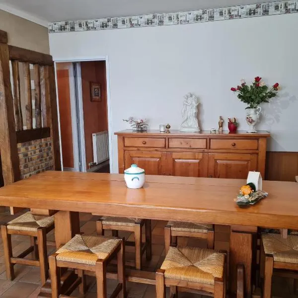 Gîte Ouillypontain, hotel v destinaci Pont-d'Ouilly