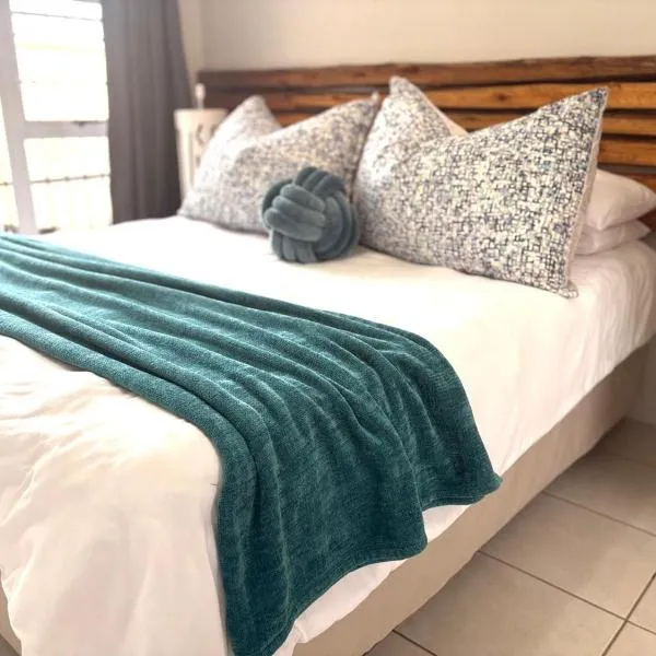 Sea Breeze Manor - Gold unit, hotel in East London