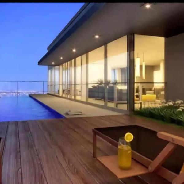 Lindo Studio, bem localizado com piscina e academia