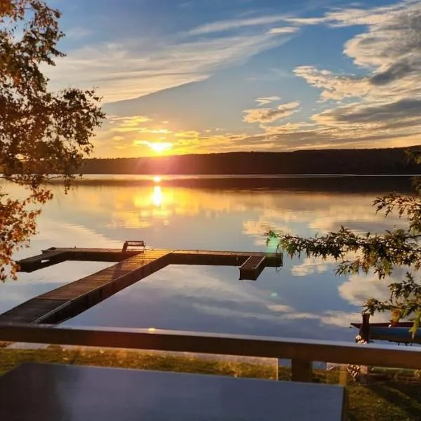 Auberge et Chalets sur le Lac, hotel v destinaci Lac-Mégantic