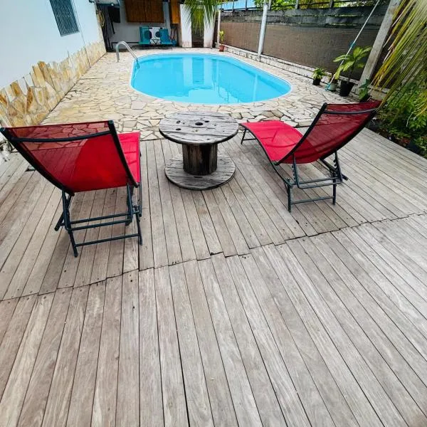 Sublime T4 à kourou avec piscine, hotel a Kourou
