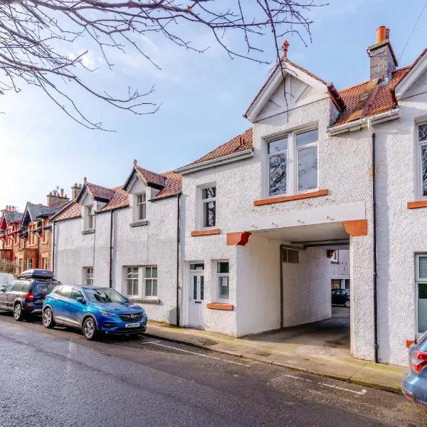 Classy private spacious flat, hotel in North Berwick