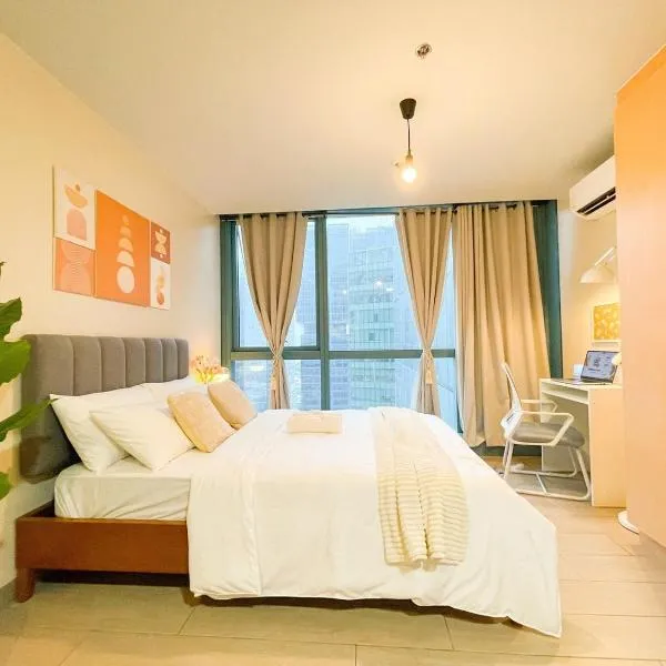 Prime BGC Condo: Uptown Mall & Hyatt #ournw21n、マニラのホテル