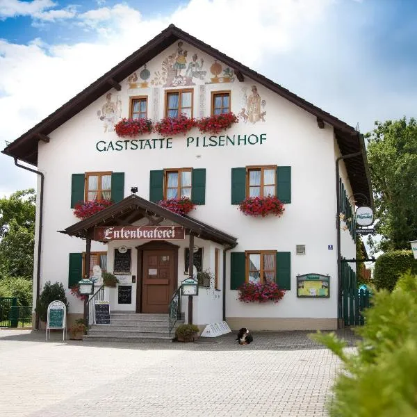 Landgasthof Pilsenhof Entenbraterei: Hechendorf am Pilsensee şehrinde bir otel