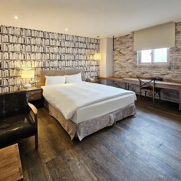 CHECK inn Yilan LuoDong, hotel v destinaci Luodong