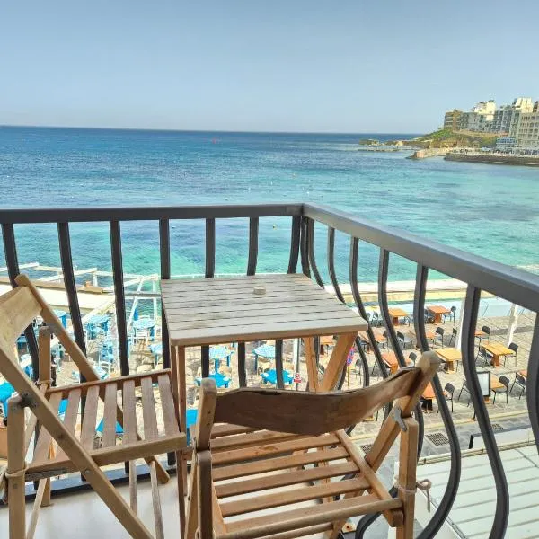 Blue Haven Seafront Studio, hotel v destinaci Marsalforn