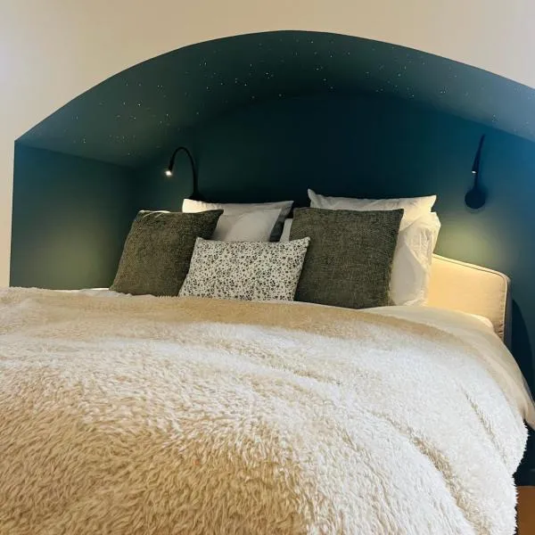 Chambre d'hôtes Stellina Bed&Breakfast avec vue sur jardin arboré, hotel v destinaci Tournai