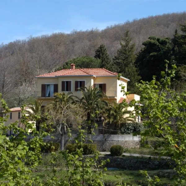 Valle Maira, Agriturismo nel Parco dei Nebrodi, מלון בTortorici