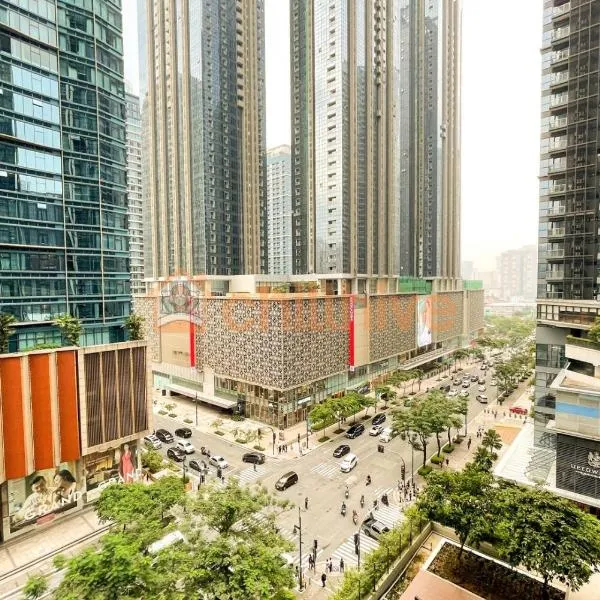 Chic BGC Condo Across Uptown Mall #ournw9b、マニラのホテル