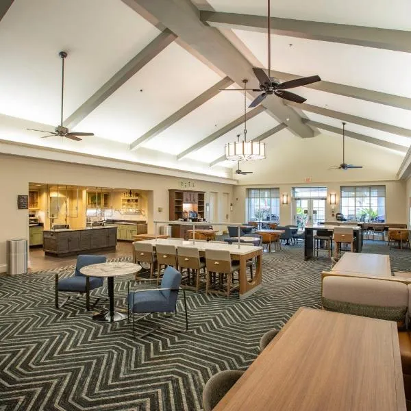 Pensacola Suites Hotel、ペンサコーラのホテル