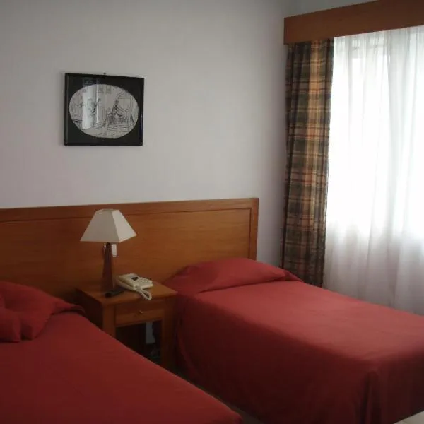 Hotel Residencial Ermida dos Remédios, hotel v destinaci Praia da Vitória