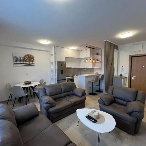 Lux apartment Rose, hotel in Kragujevac