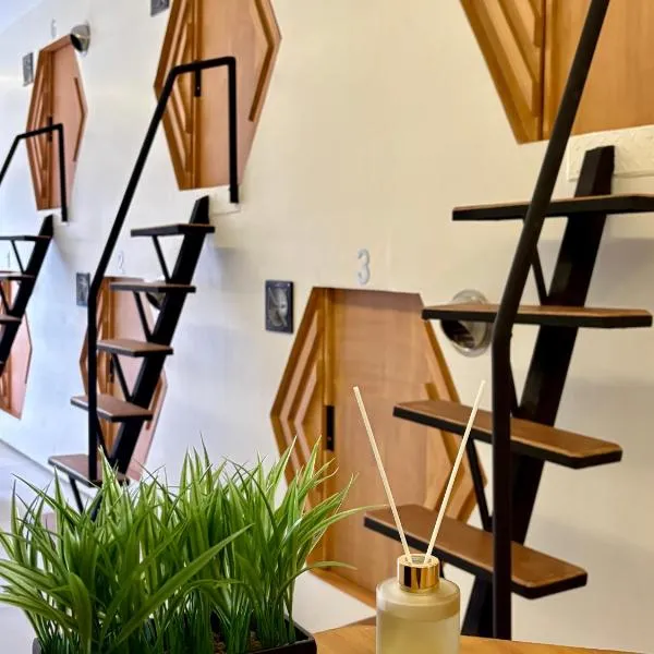 Hive Capsule Hostel, hotel v destinaci Tagbilaran