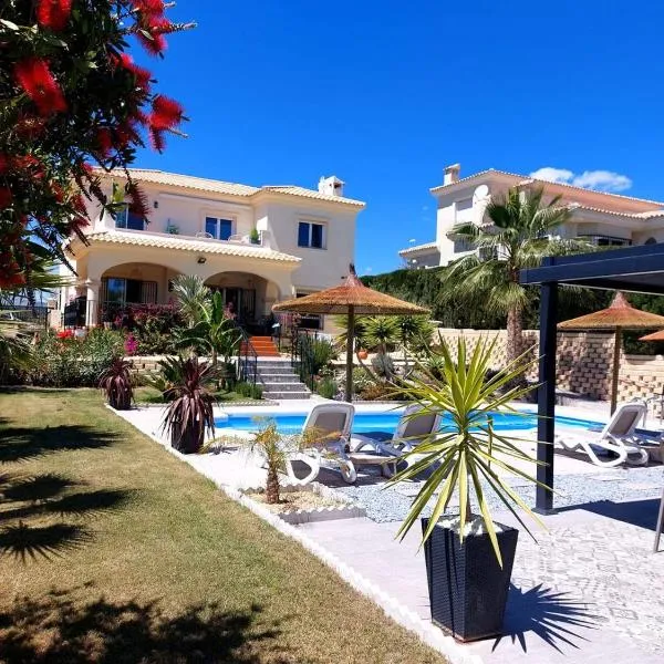 Luxury Villa with Pool & Garden, ξενοδοχείο σε Muchamiel