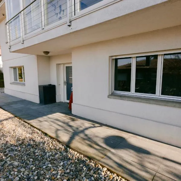 Moderne 65m2 Wohnung mit Garten am Waldrand nähe Basel, hotel v destinaci Rodersdorf