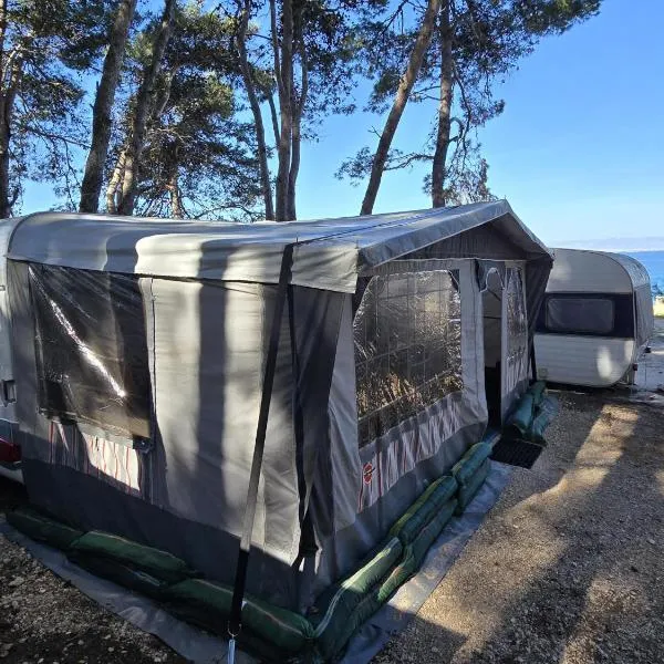 Caravan near the sea, hotell sihtkohas Ugljan
