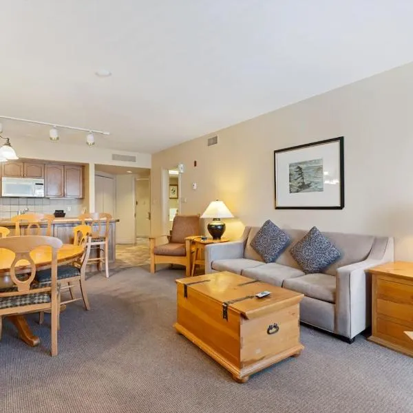 Resort Style with Balcony Hot Tub and Full Kitchen, hotel din Edgar