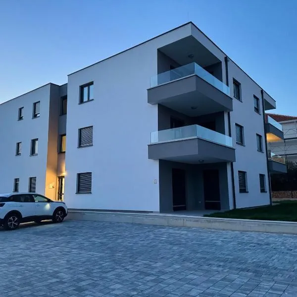 Apartments Frank, hotel v destinaci Zambratija