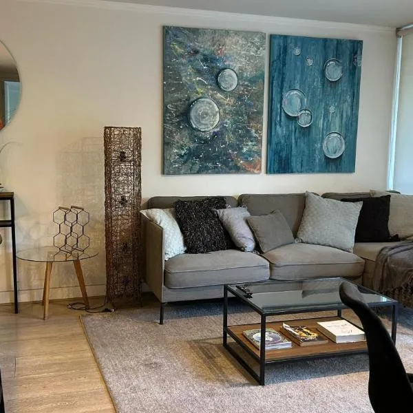 Apartamento en Las Condes frente a parque araucano, Con Calefacción, hotel en Santiago
