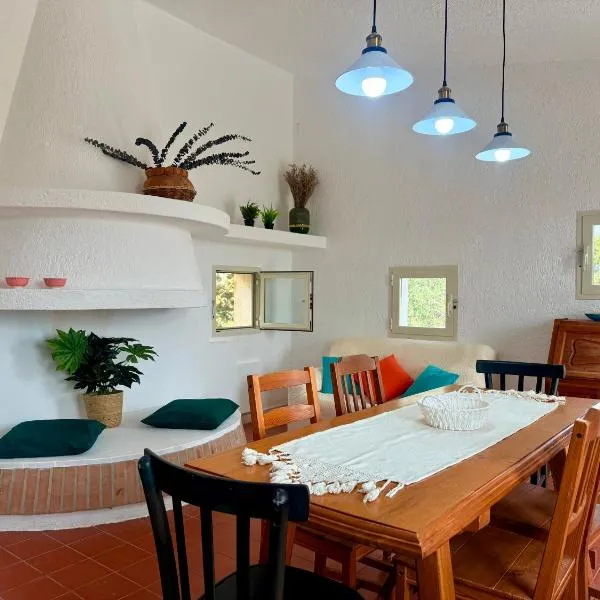 Le Residenze dei Mandorli - Appartamenti immersi nel verde della macchia mediterranea a Orosei, hotel v destinaci Orosei
