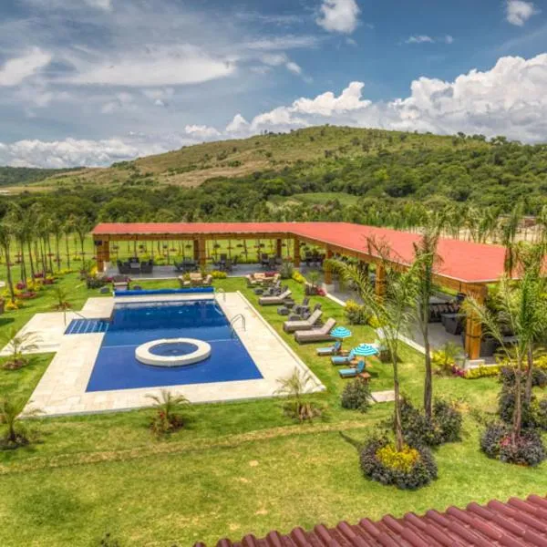Viesnīca Hotel Matea San Isidro pilsētā Tonatiko