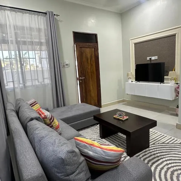 Blue wave loft private room, hotel v destinaci Dar es Salaam