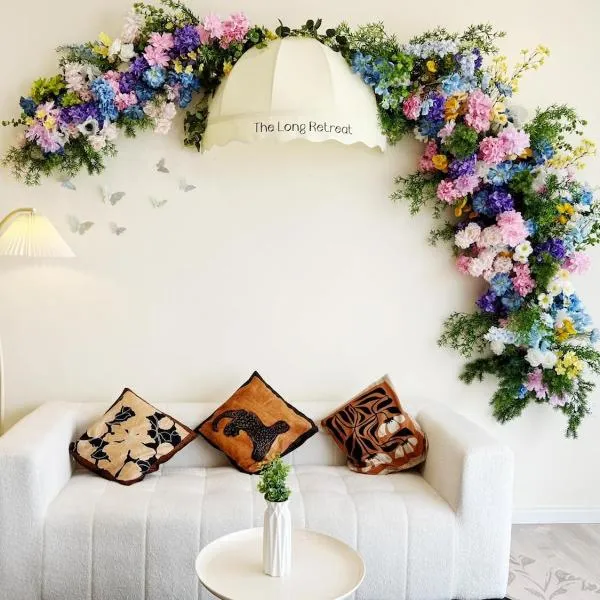 The Floral Retreat N3w Cozy High floor Beacon Executive Suite, hotel v destinaci George Town