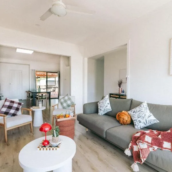 Hobart Riverside Cosy 4BR Stay 10mins to CBD, hotel v destinaci Hobart
