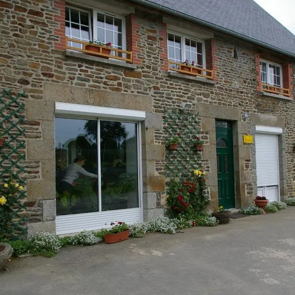 Marie France 's home, hotel in Argouges