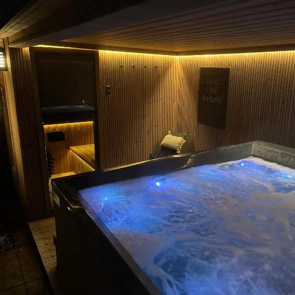 TauberChalet I Privates Boutique-Ferienhaus mit Whirlpool, Sauna, Garten, Naturmagie & ZellBoost, hotel em Rothenburg ob der Tauber