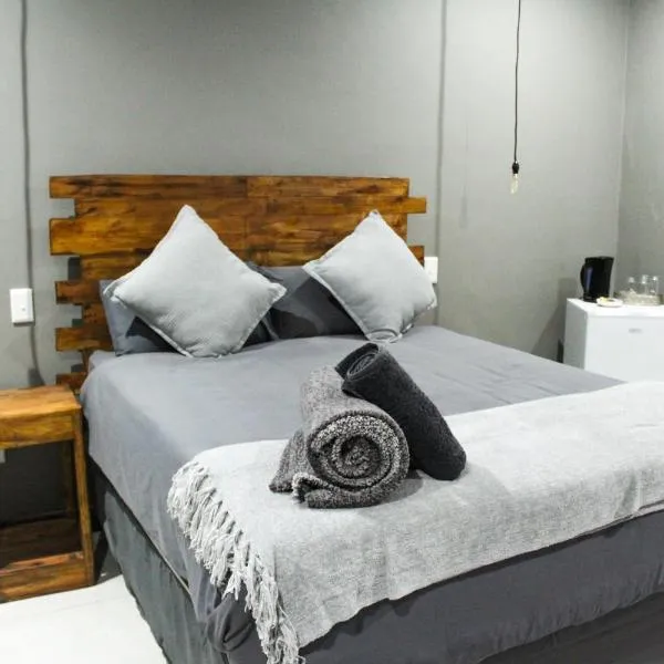 At Bijl guesthouse, hotel em Vanderbijlpark