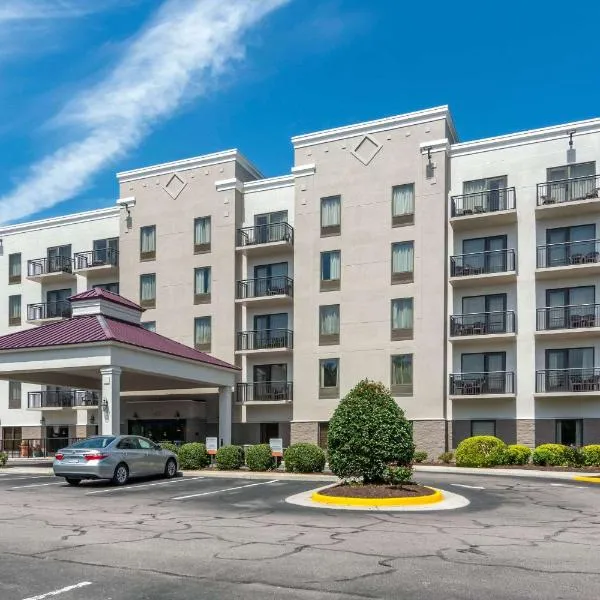 Comfort Suites Southpark, hotel v destinaci Colonial Heights