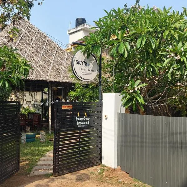 Sky's Surf Hostel, hotel v destinaci Varkala