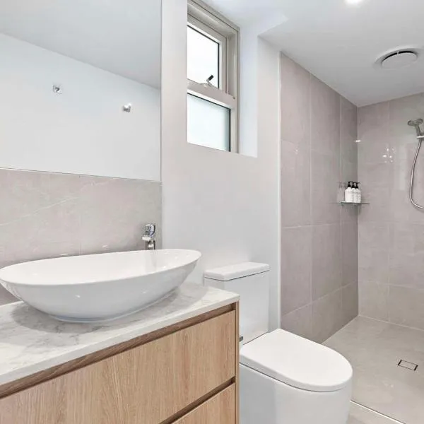 Bokarina Beach Apartments, Ascend Hotel Collection, hotel in Bokarina