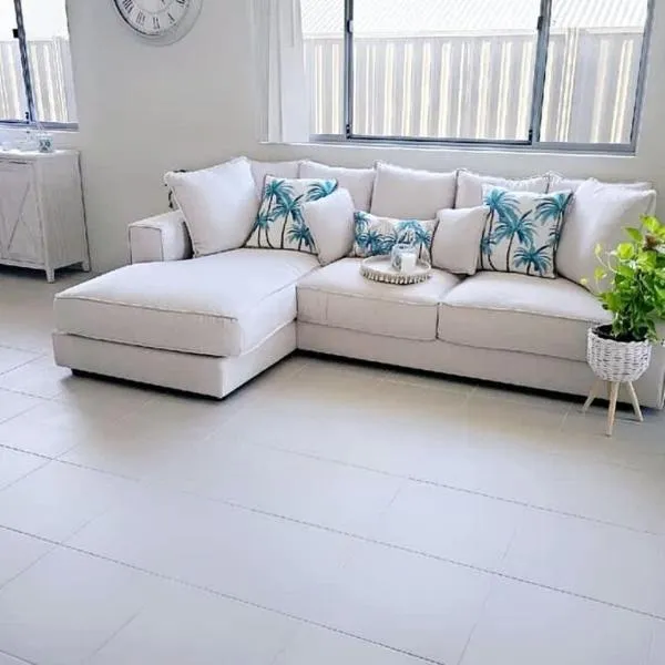 Eglinton Elegance - Hamptons Retreat, hotel in Yanchep