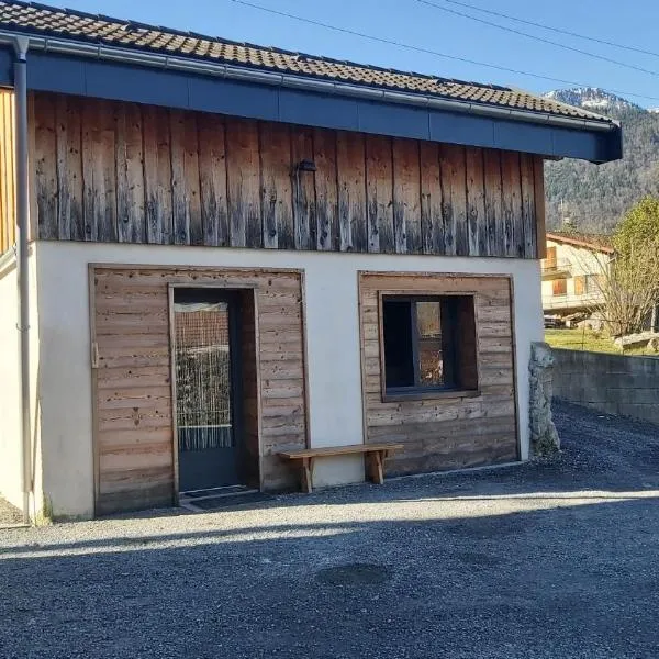 La Crozat, hotel in Giez