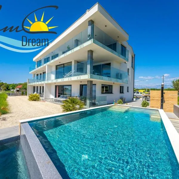JamC Dream Familientraum direkt am Meer mit beheiztem Pool, hotel v Privlake