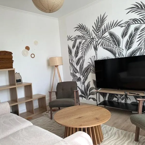 Grand appartement proche gare – hotel w mieście Sens