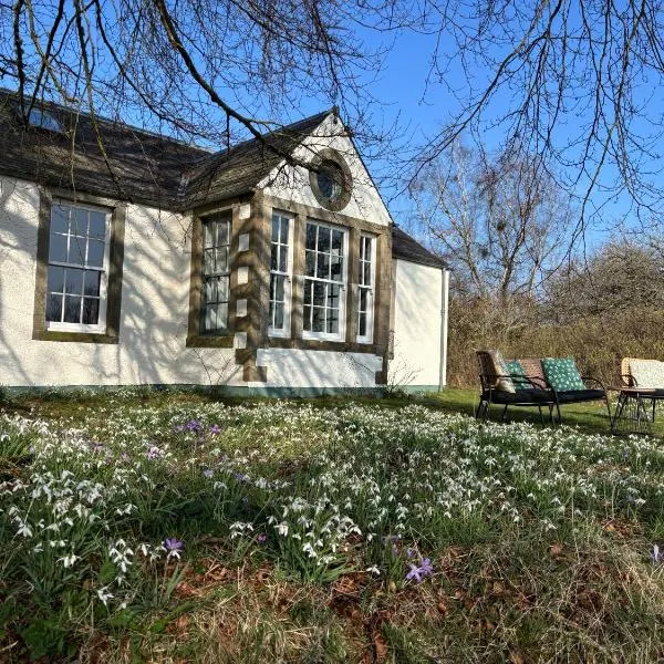 Gorgeous boutique off-grid cottage near Peebles, hotel em Peebles
