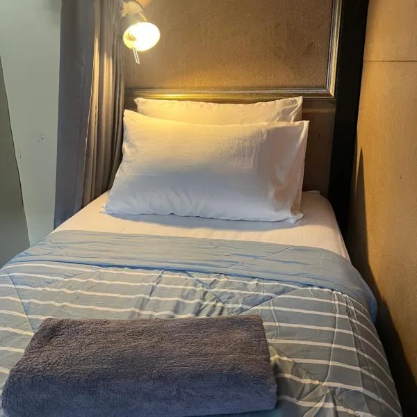 2street Hostel, hotel v destinaci Surat Thani