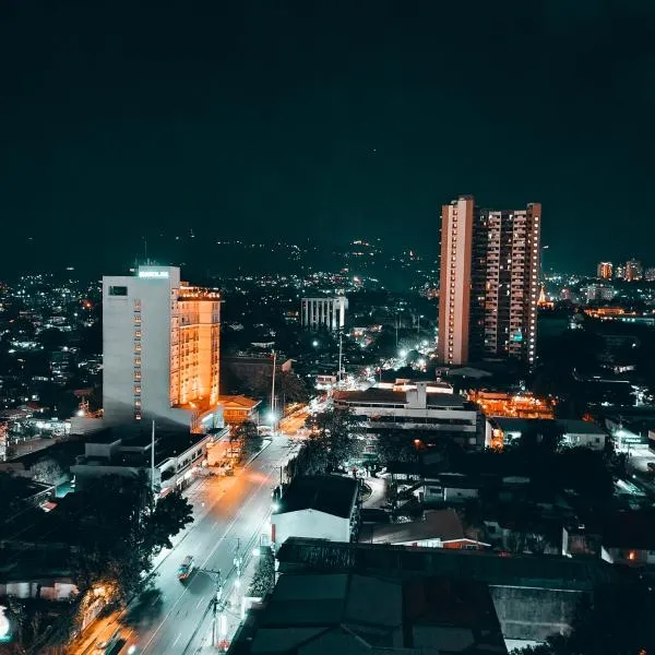 2 Double Beds Available Golden Peak Condotel, hotel v destinaci Cebu City