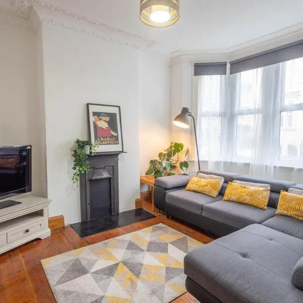 Large House, Garden, 3 Bedrooms โรงแรมในบริสตอล