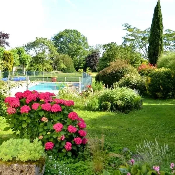 Cinégîte du jardin aux étoiles - Proche de Saint Emilion, hotel in Saint-Pey-de-Castets